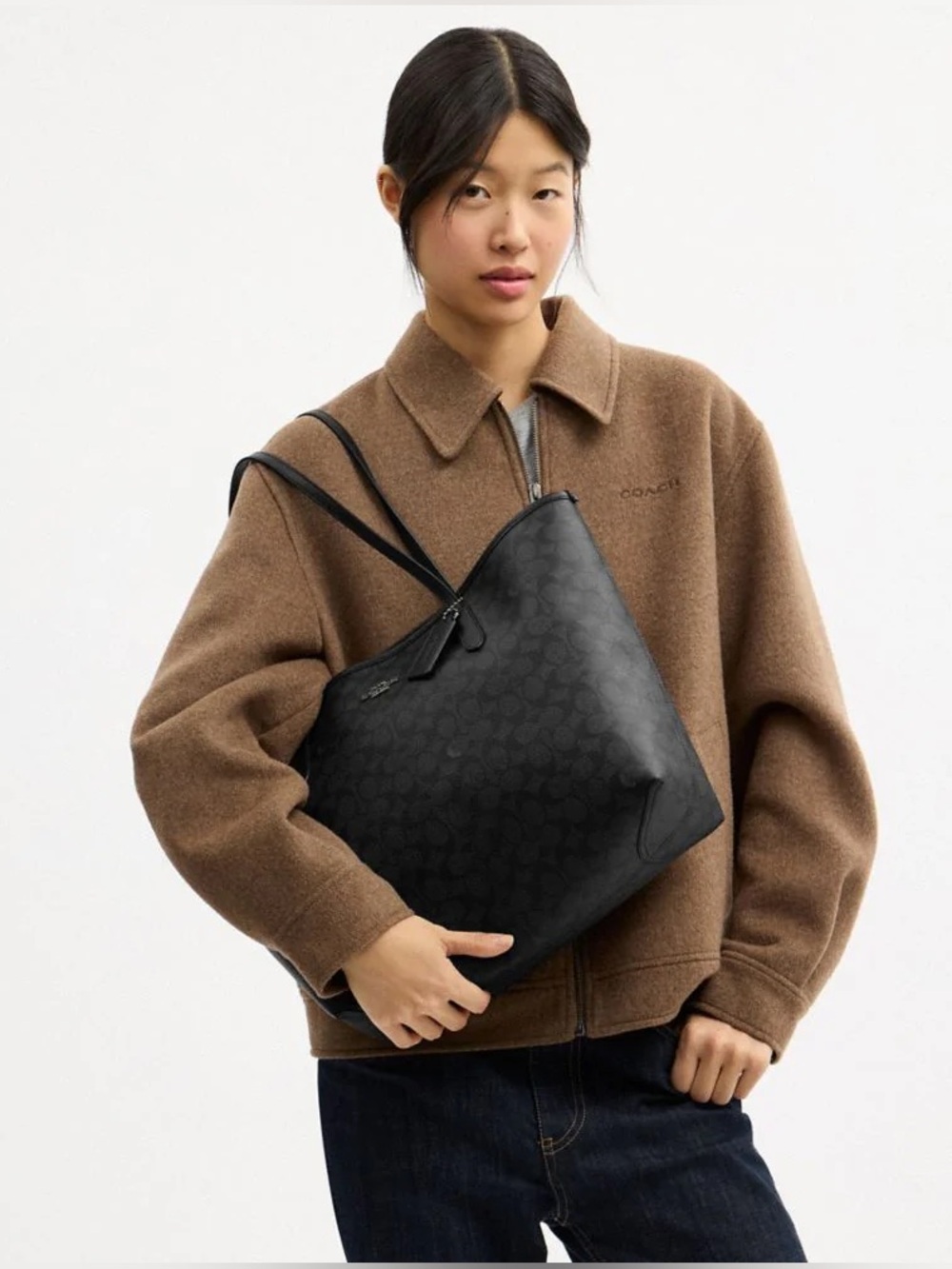 Coach City Tote in Signature Canvas (Gunmetal Hardware) - Picture 7 of 10